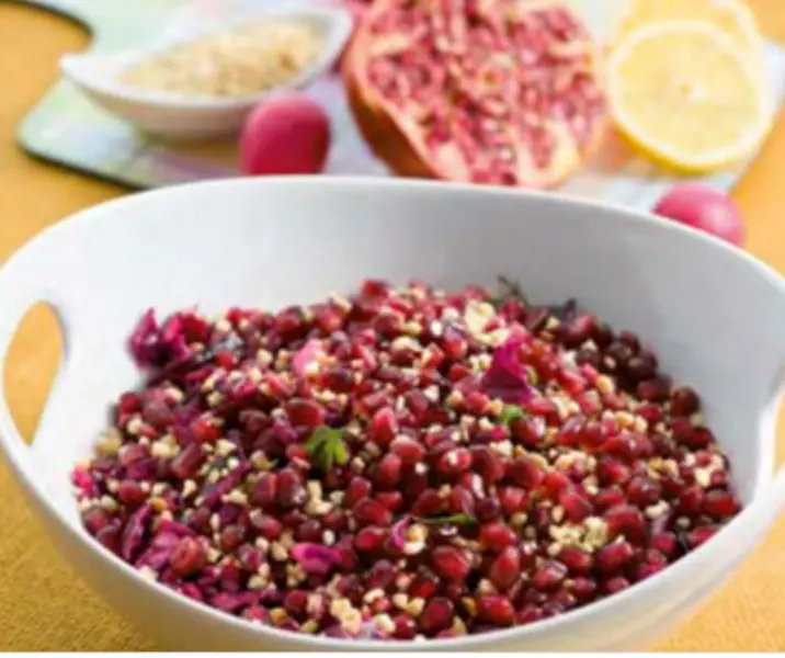 Ensalada de repollo, betarraga, rabanitos y granada thermomix