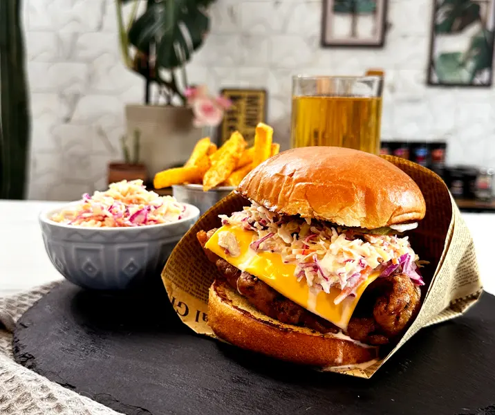 Sándwich de pollo frito