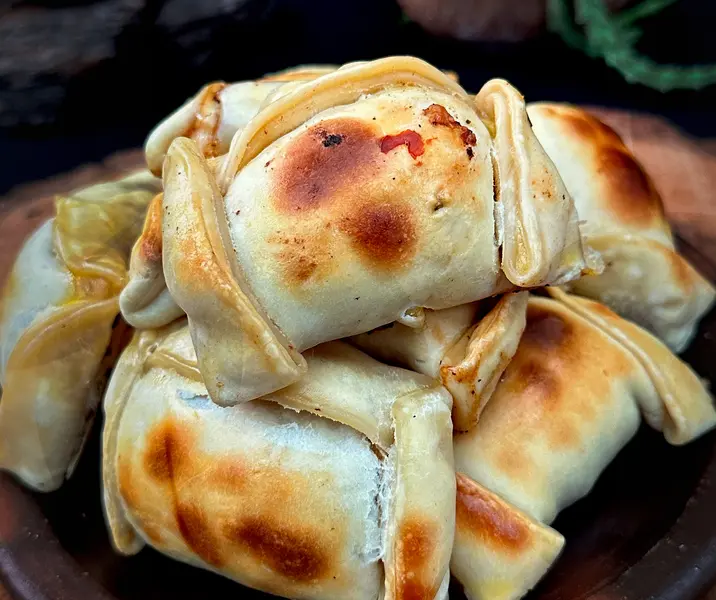 Empanadas de carne mechada