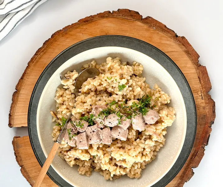 Risotto de champiñones con pollo al vino