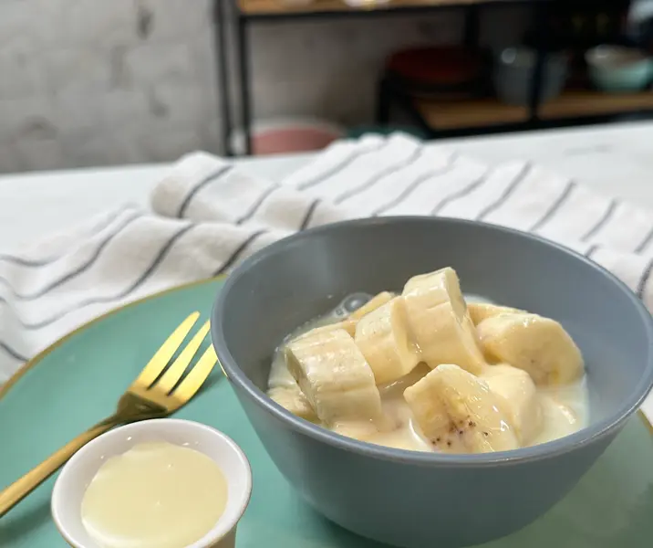 Plátano con leche condensada sin gluten