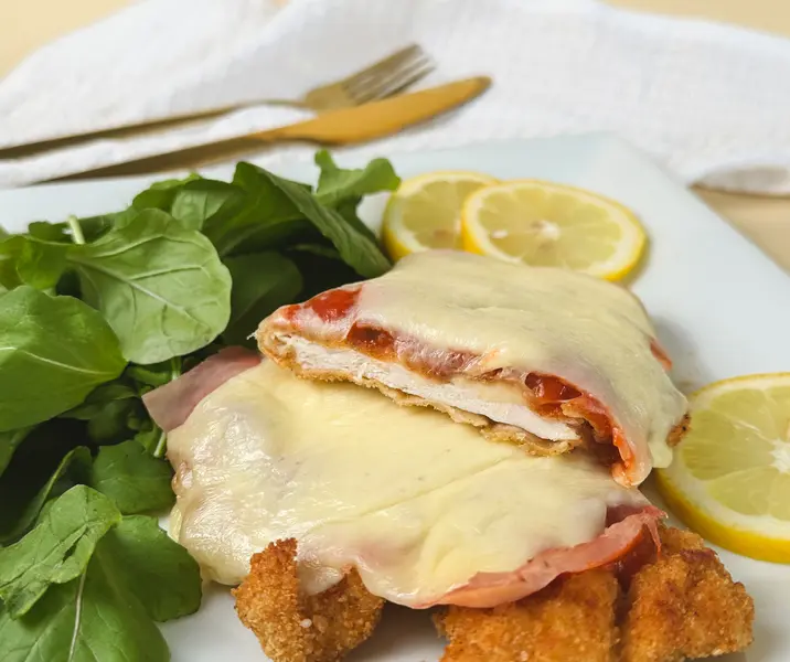Milanesa de pollo napolitana