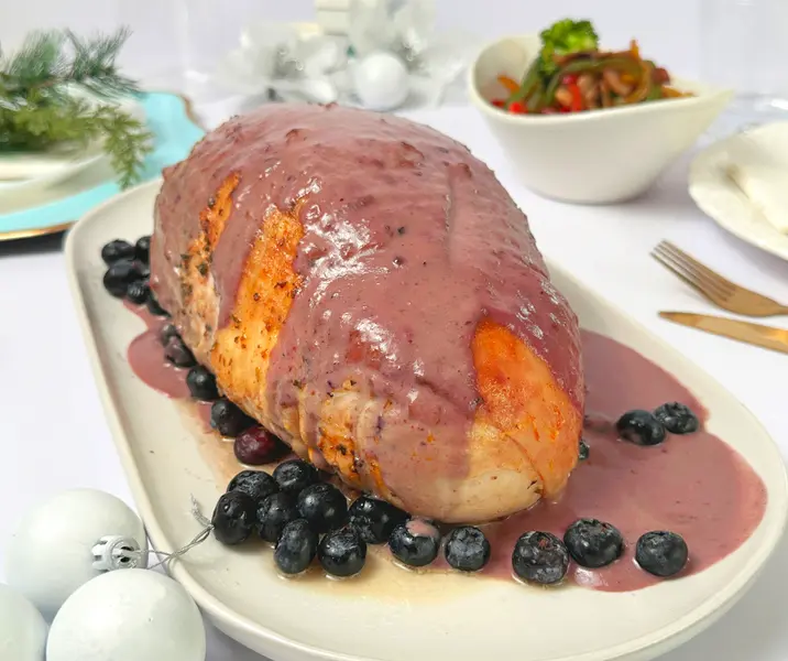 Pechuga de pavo con salsa de arándanos