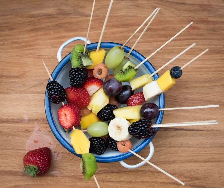 Brochetas de fruta