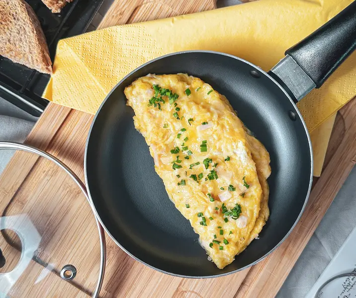 Omelette de jamón y queso