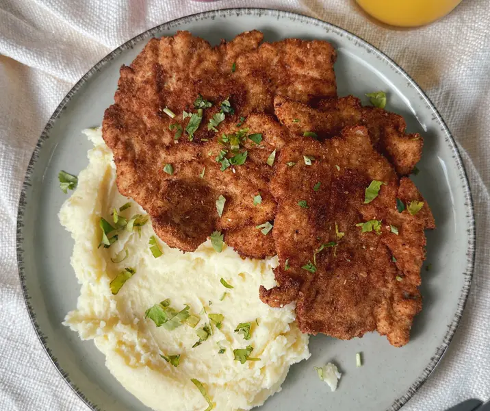 Milanesa de pavo con puré de papas