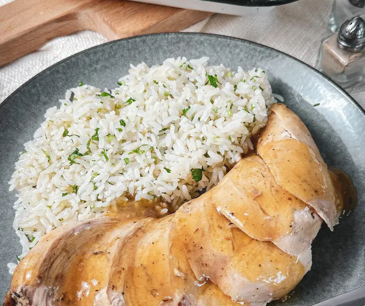 Arroz al cilantro con pollo asado air fryer