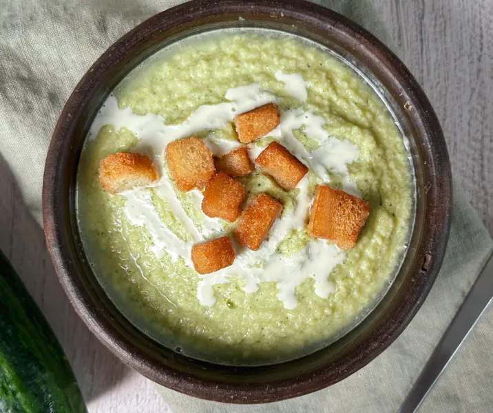 Crema de zapallito italiano y pollo