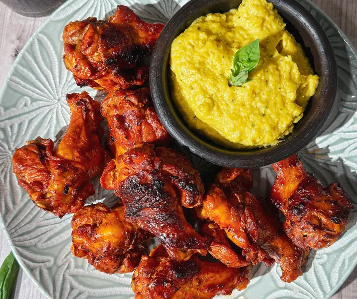 Alitas de pollo a la chilena asadas con pastelera