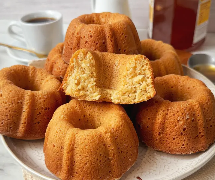 Queque húmedo de miel