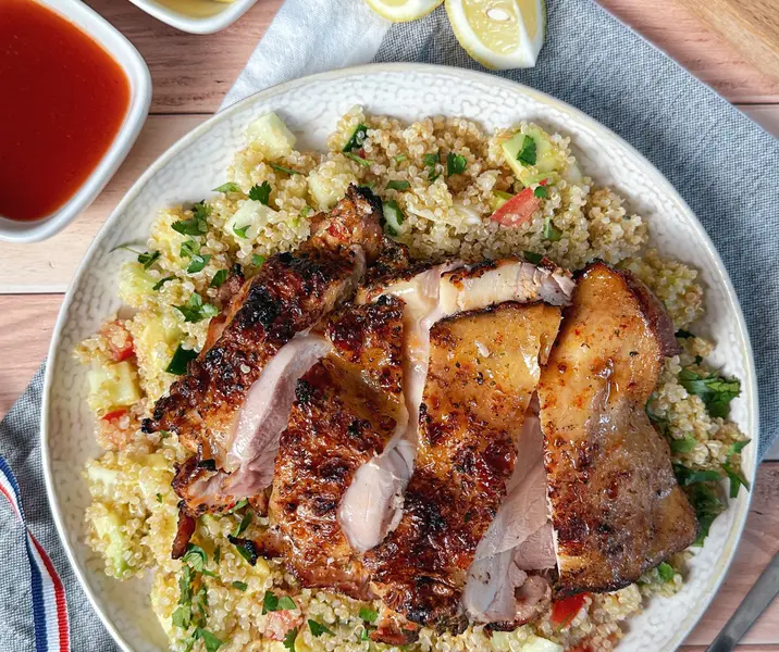Pollo al chimichurri con quínoa fresquita