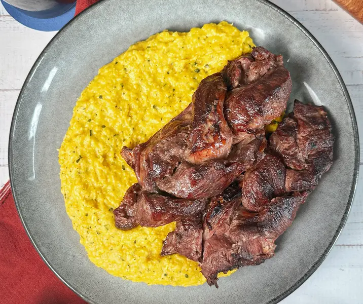 Entraña trenzada a la parrilla con pastelera