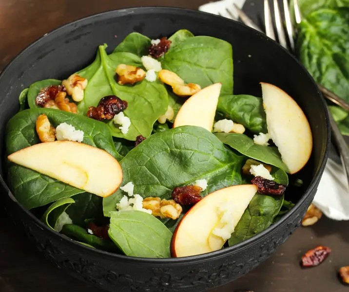 Espinaca, manzana y nuez