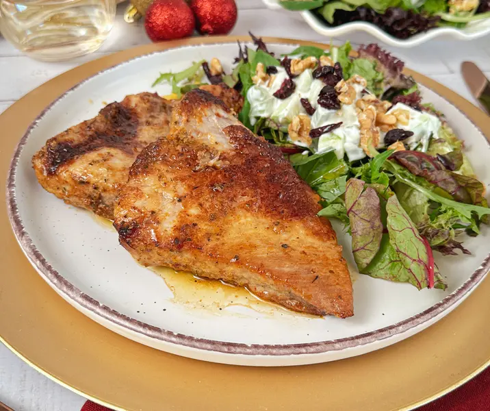 Plateada de cerdo braseada con ensalada waldorf