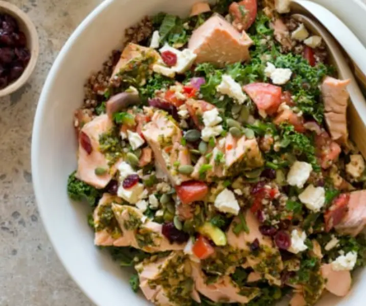 Ensalada de salmón, kale y quinoa thermomix