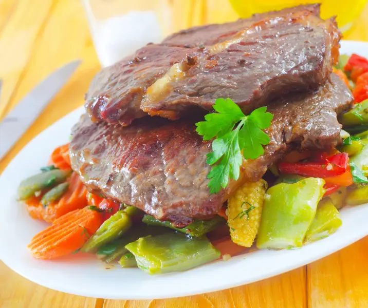 Punta de ganso al horno con verduras